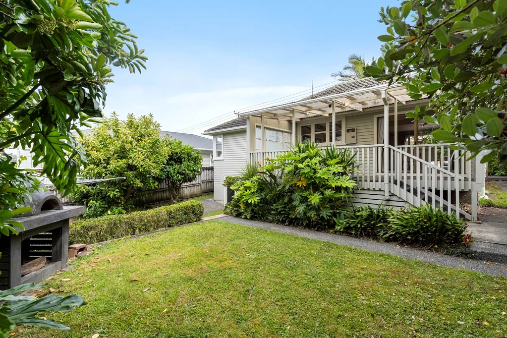 1/18 Roberts Road, Glenfield, North Shore City, Auckland