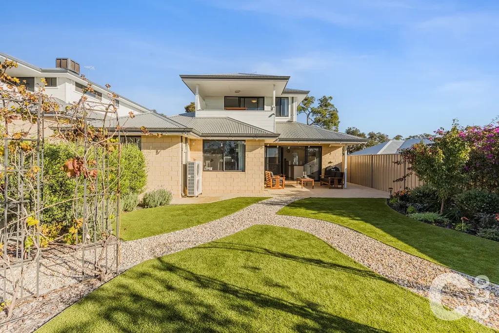 Parmelia 4ਬੈੱਡਰੂਮ Elevated Living with Stunning Views & a Thoughtful Family Design