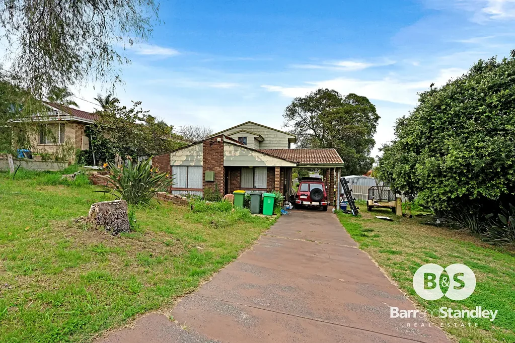 Australind 4房  Entry Level Home or Renovator's Dream on Huge Block in Quiet Clifton Park