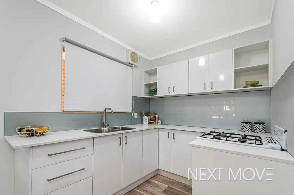 Tastefully Renovated Apartment in Leafy Jolimont Location