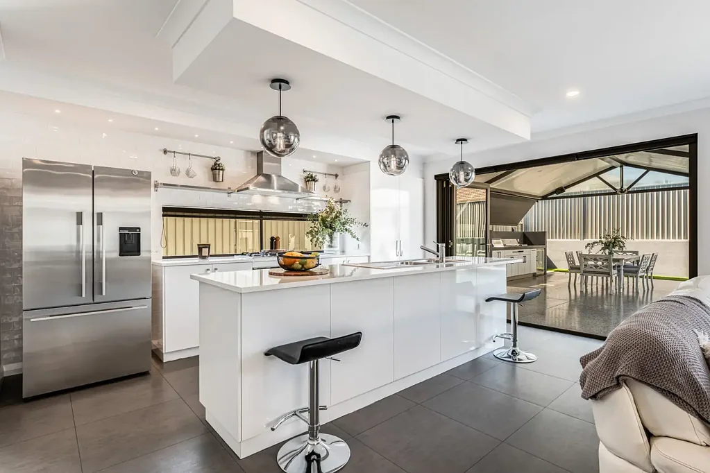6 Litchfield Circle, Wandi, WA 6167