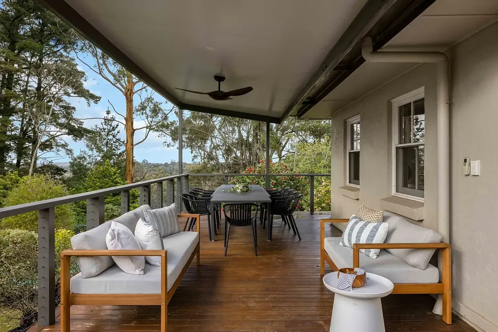 Aldgate 4Moenga An Aldgate Half-Acre Where Cosy Winters Meet Poolside Summers.