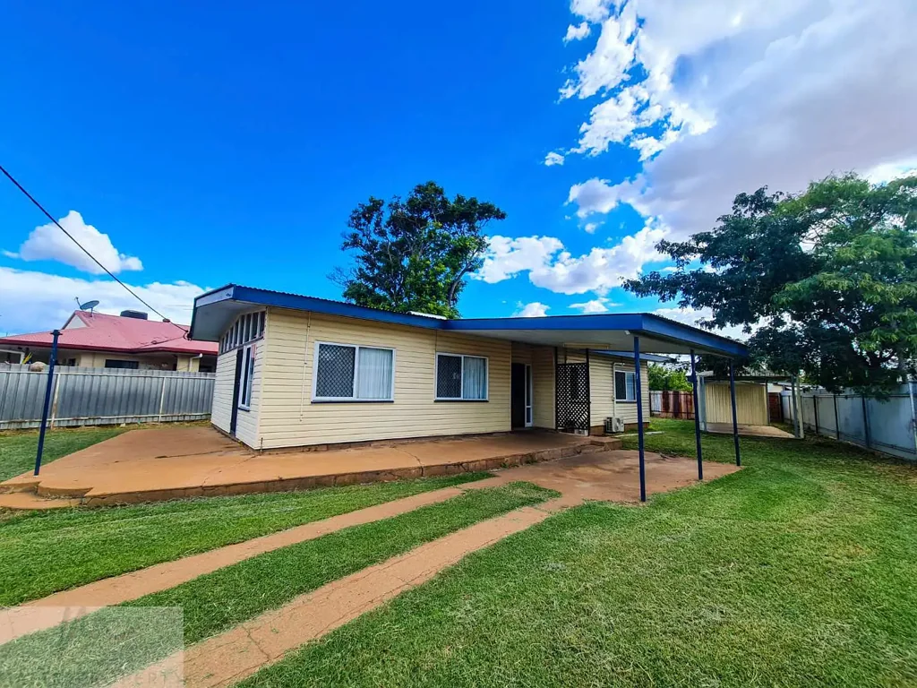 Mount Isa 3ਬੈੱਡਰੂਮ The options are plentiful at 35 Carbine Avenue