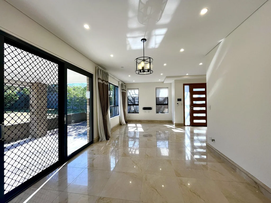 Elegantly Presented 4 Bedrooms 4 Bath Duplex in the Heart of West Ryde
