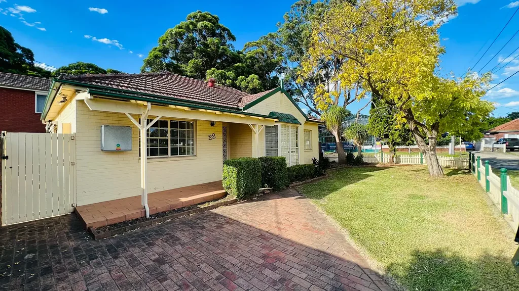Resort Style House with internal teenage retreat/studio and swimming pool in a prime location