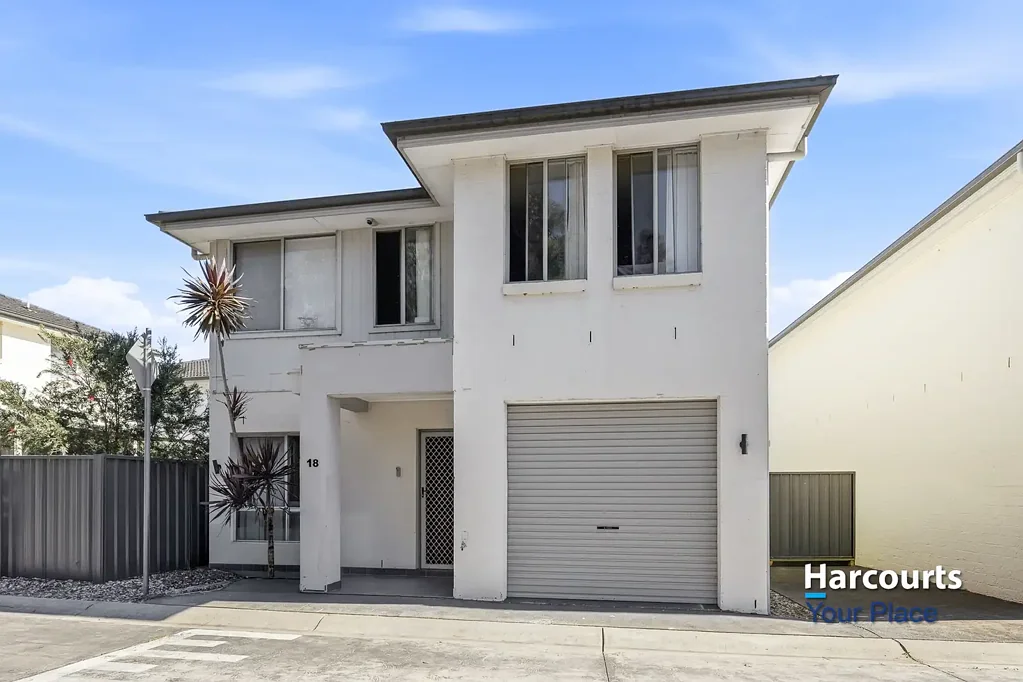 Ropes Crossing 4 Bedroom Spacious Four-Bedroom Family Townhouse | Modern Living in the Heart of Ropes Crossing