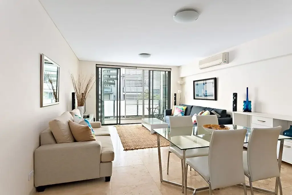 An Exercise in Luxury: A sensational Penthouse with Style, Space and Sweeping Panoramas