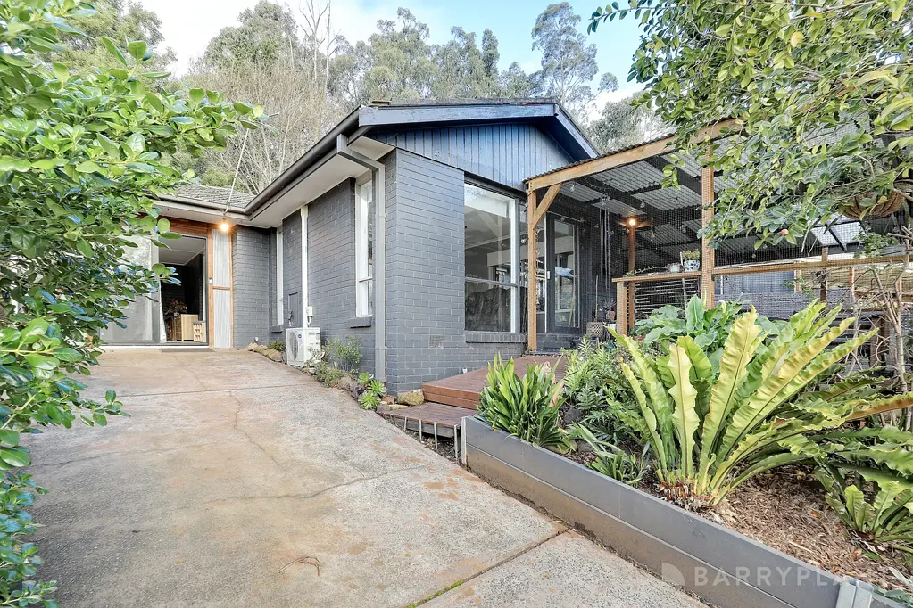 31 Charman Avenue, Emerald, VIC 3782