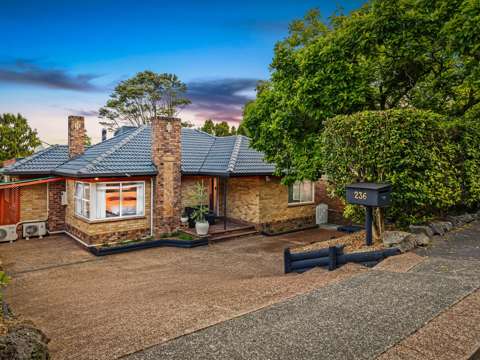 Titirangi 3部屋 Old-World Elegance with Space to Make Your Own