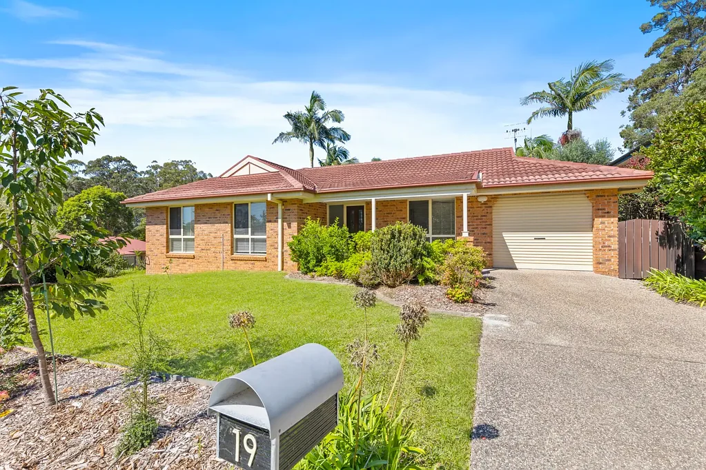 19 Wentworth Avenue, Sunshine Bay, NSW 2536