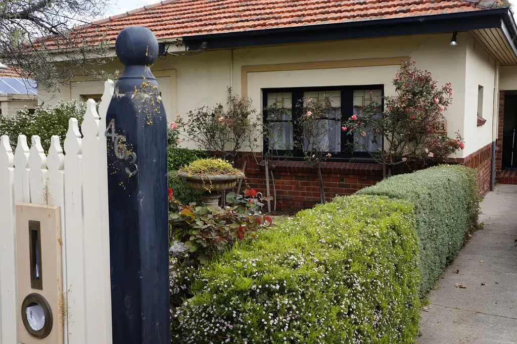 Stylish renovated townhouse in great central location