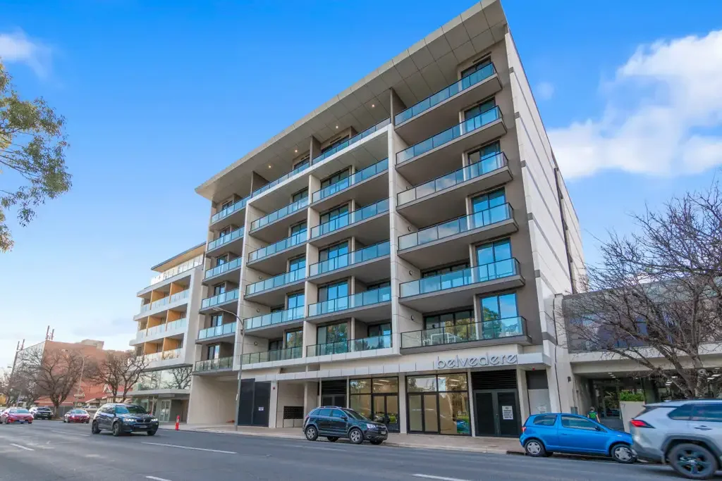 Adelaide 2房  Sophisticated City Living with Sweeping Parkland Views