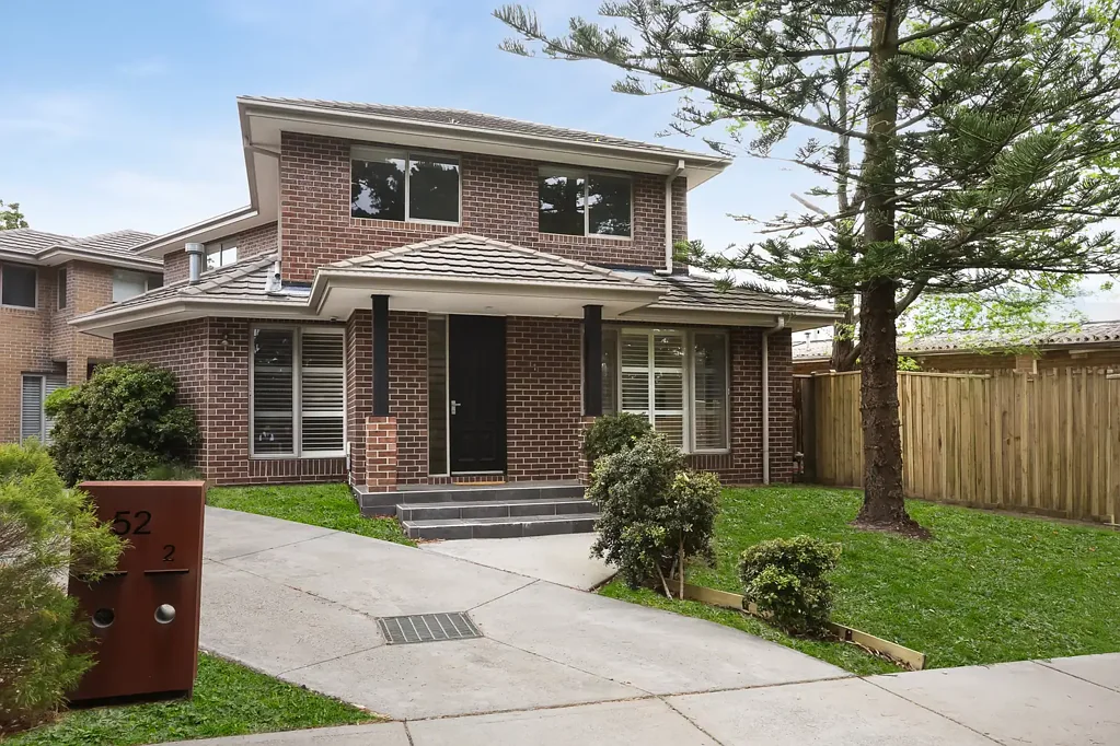 Malvern East 3Kwarto Expansive Living Opposite the Golf Course