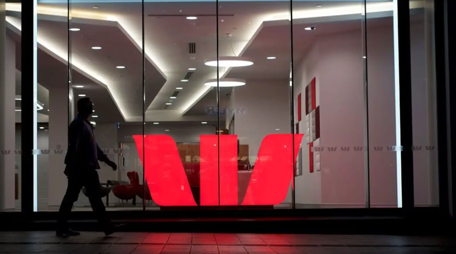 逆势下滑,Westpac公布半年期财报,净利润大幅收窄