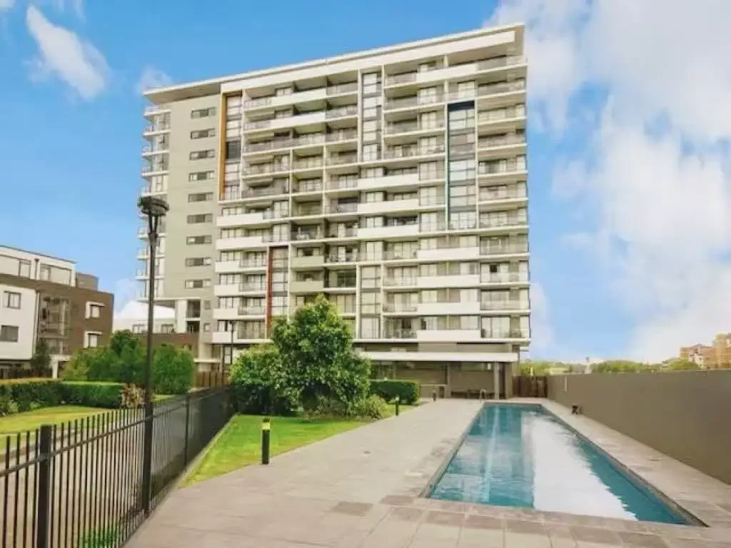 Luxury Waterfront Views & Fully Furnished in the Heart of Wolli Creek