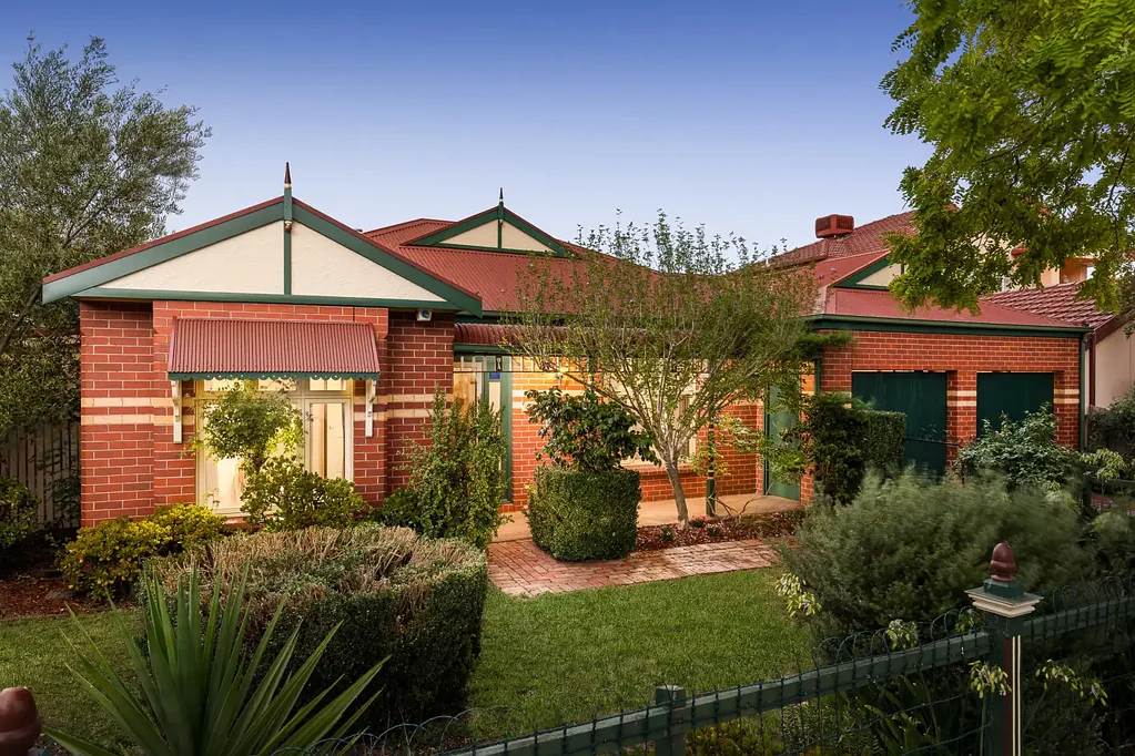11 Golden Way, Hillside, VIC 3037