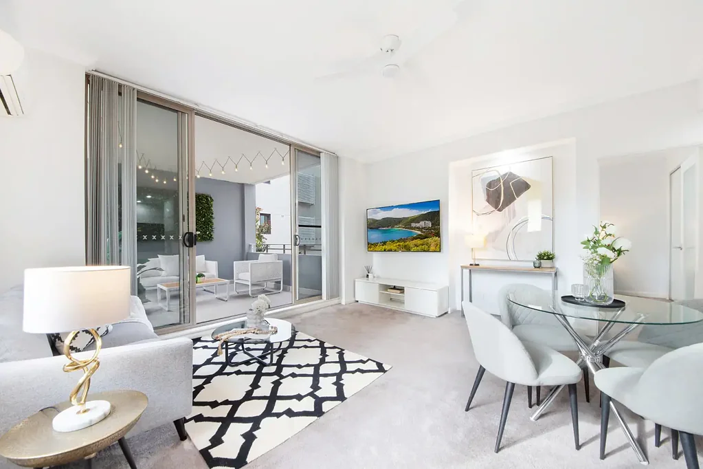 Wentworth Point 1 Bedroom Sophisticated Urban Retreat in Wentworth Point