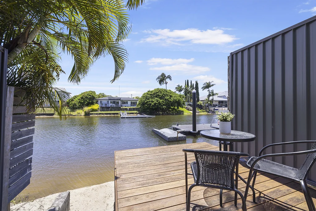 71 Kalimna Drive, Broadbeach Waters, QLD 4218