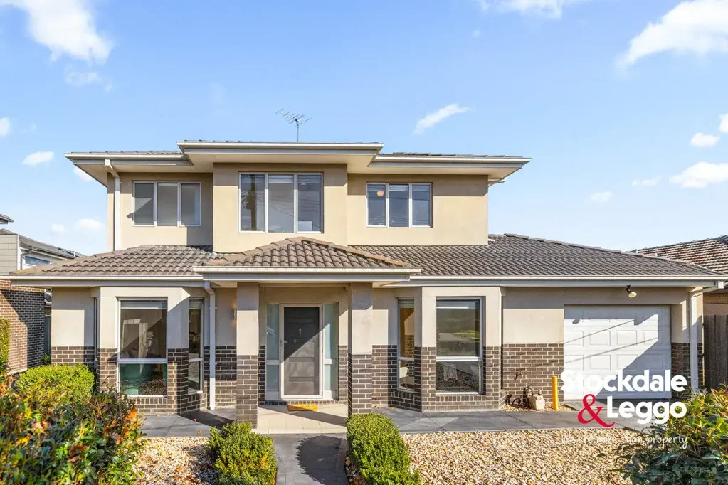 Tullamarine 3ห้องนอน Standing Proud on Its Own Street Frontage.