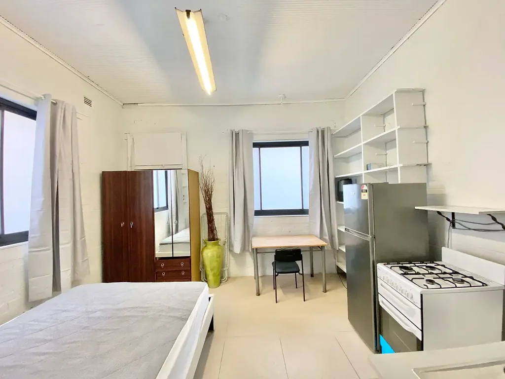 Furnished Studio. Water and Gas Included!