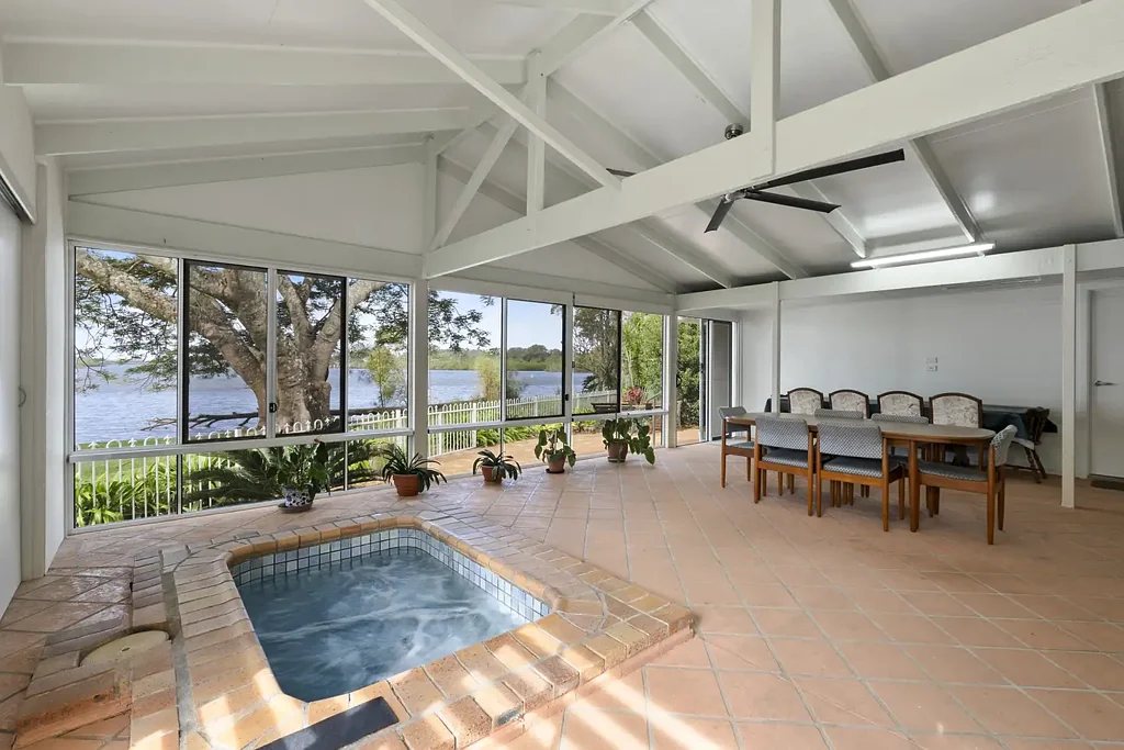 15 Sunset Boulevard, Tweed Heads West, NSW 2485