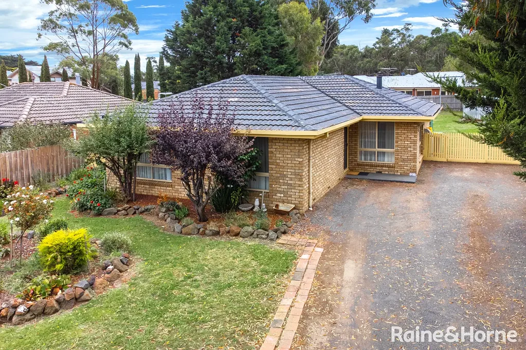 8 Morrow Road, Gisborne, VIC 3437