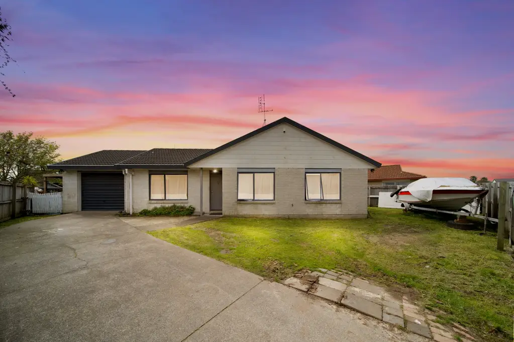 Randwick Park 3બેડરૂમ 3-Bed plus garage brick & tile