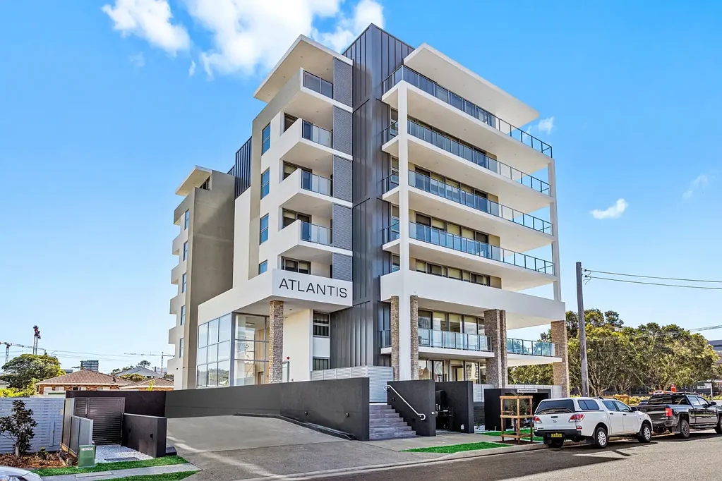 Luxury Coastal Living in the Heart of Wollongong