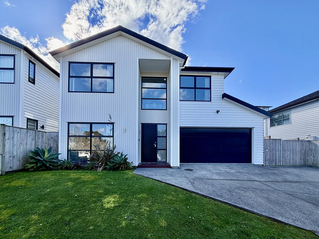 Orewa 5 Bedroom Discover Luxury at 30 Godfrey Drive, Millwater