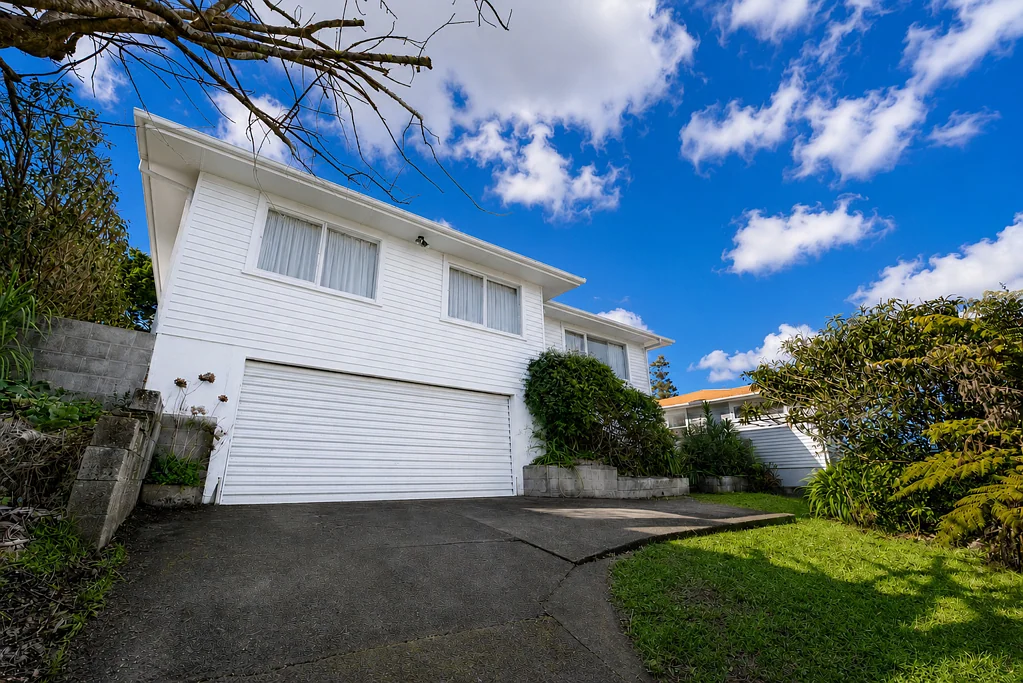 Titirangi 3房  Deceased Estate – Must Be Sold