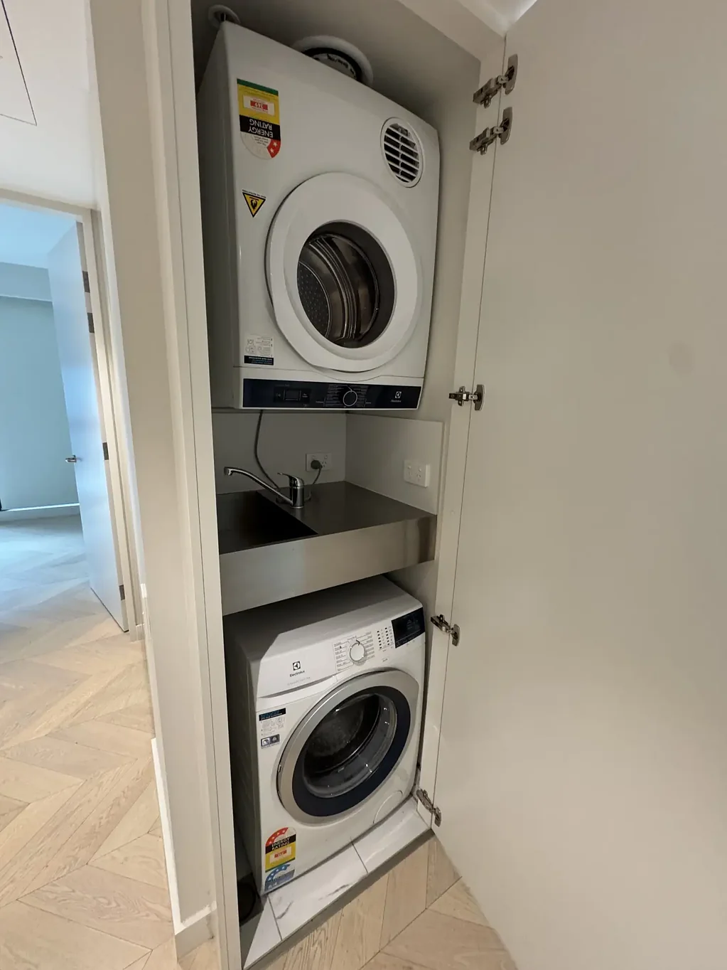 2 bedroom 2 bathroom, 60 Bathurst st, Sydney, NSW 2000