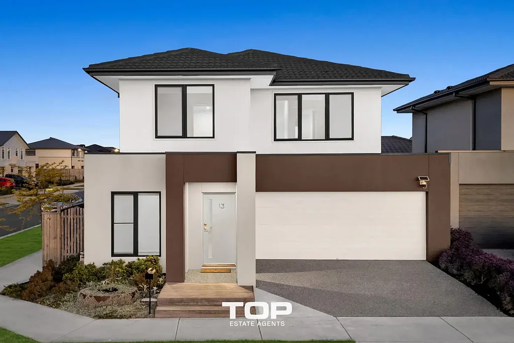 13 Pamir Circuit, Clyde North, VIC 3978