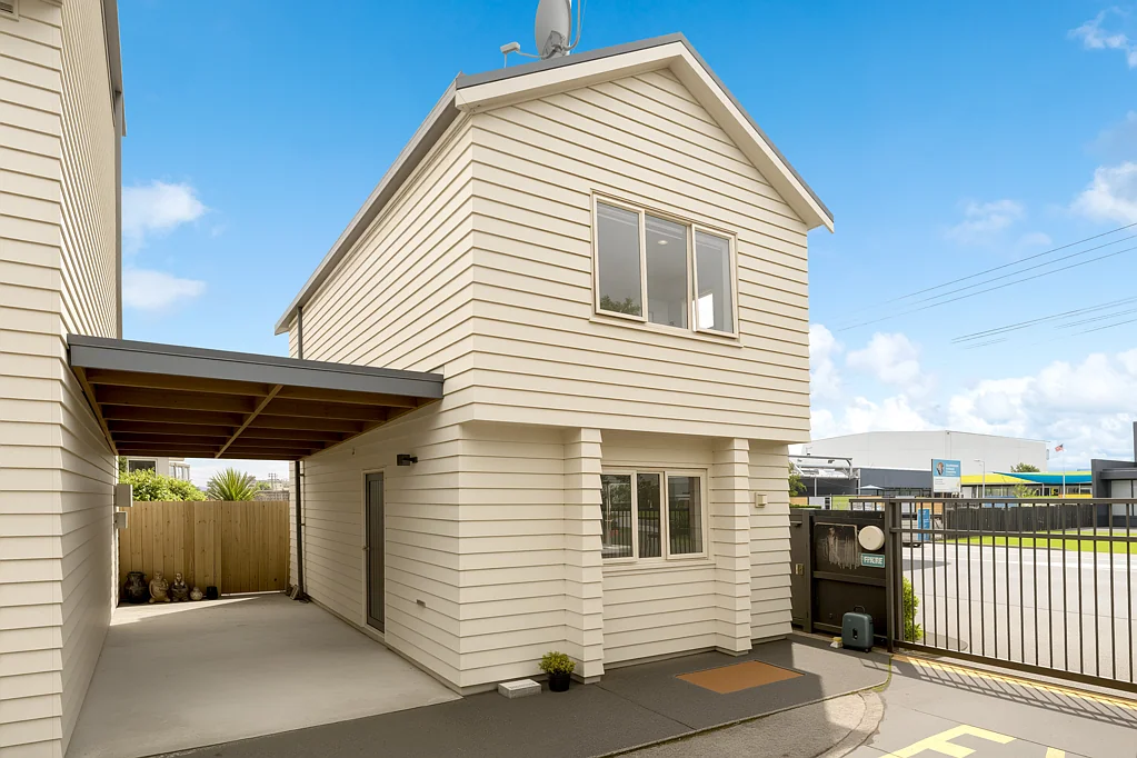 1/49 Henderson Valley Road, Henderson, Waitakere City, Auckland