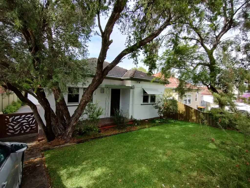 Cozy Home Opposite Arcadia Street Park