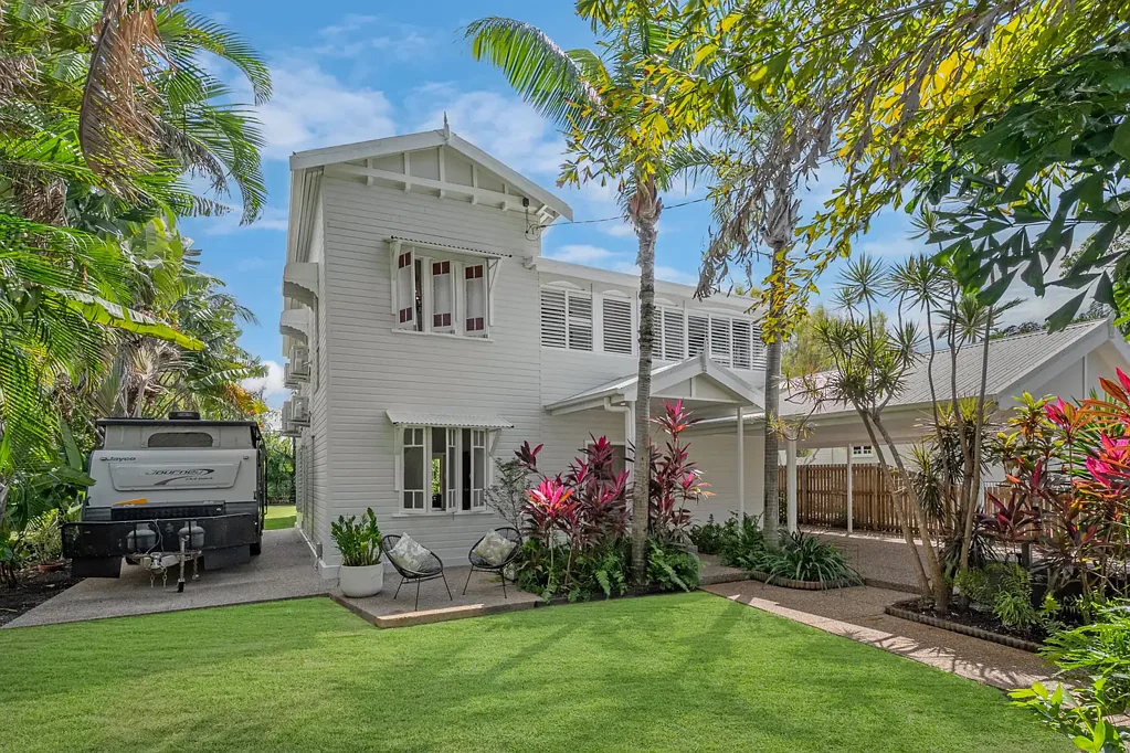 10 Edwards Street, West End, QLD 4810