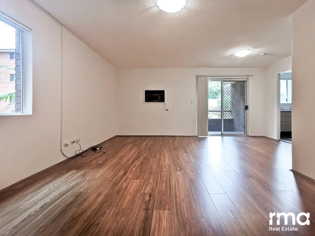 Two-bedroom unit in a prime position in Eastwood!