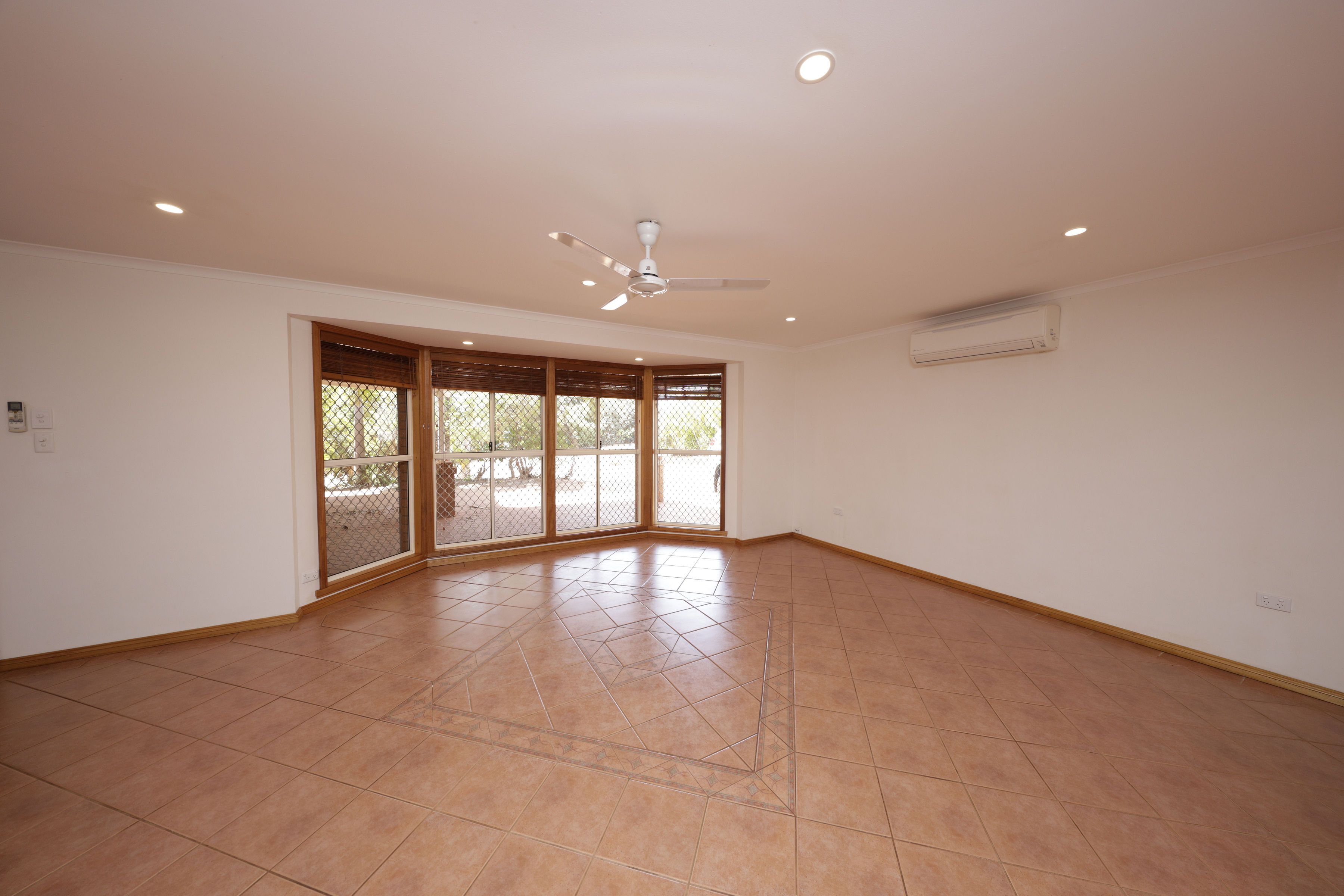 12 FITZROY CR, DAMPIER WA 6713, 0部屋, 0バスルーム, House