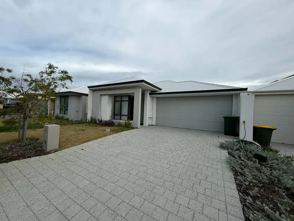 Stunning Near New Build