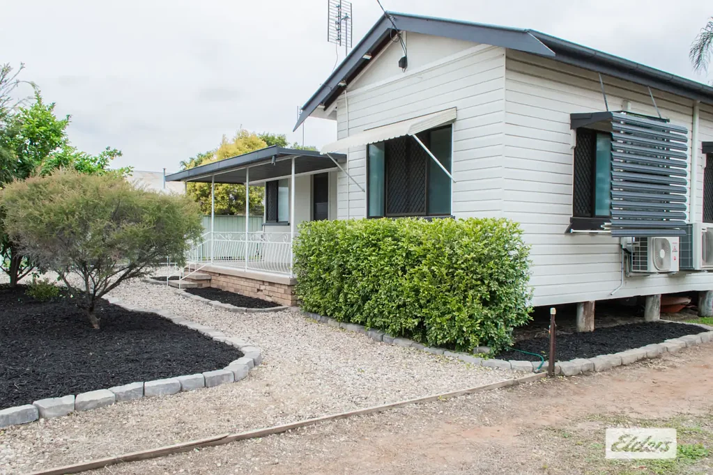 10 Constance Street, Miles, QLD 4415