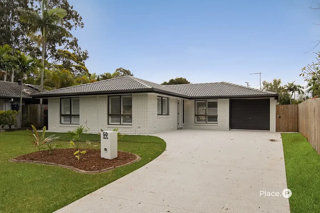 Carindale 4બેડરૂમ Sunlit Family Home with Spacious Outdoor Living