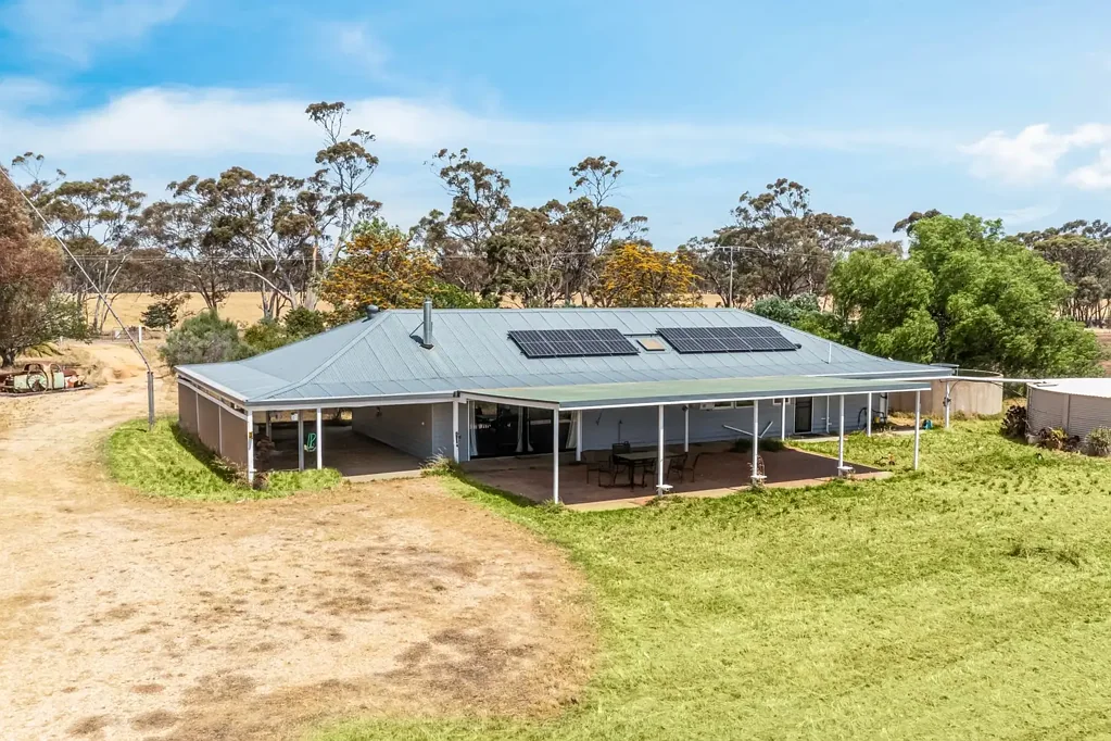 2421 Charlton-St Arnaud Road, Coonooer Bridge, VIC 3477