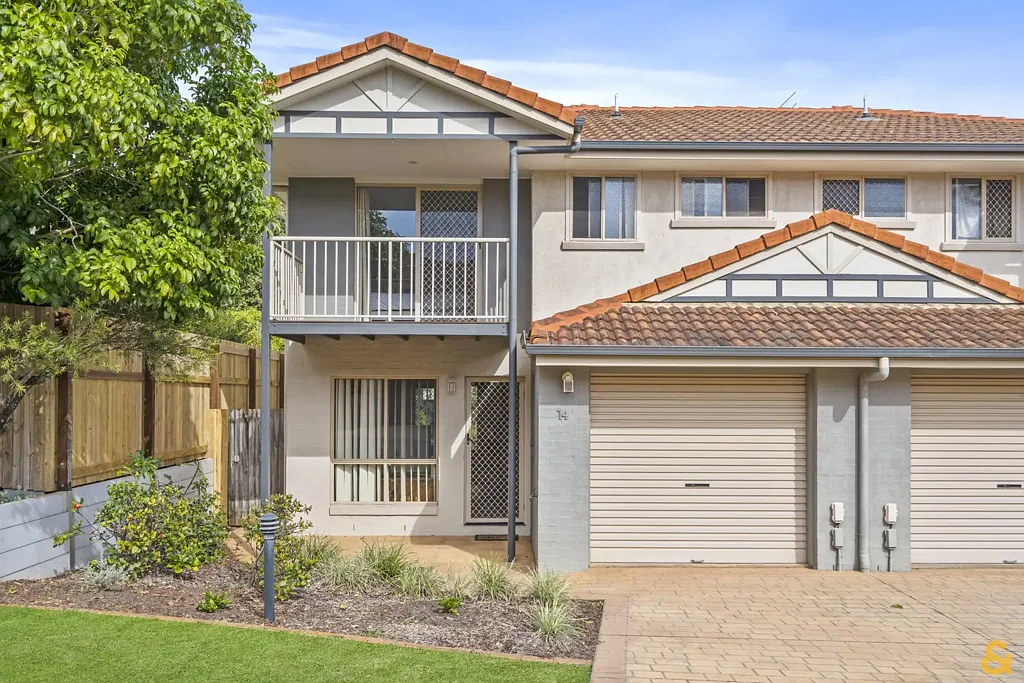 Manly West 3Habitaciones Great Investment - Refreshing Pool - Close to Schools & Shops