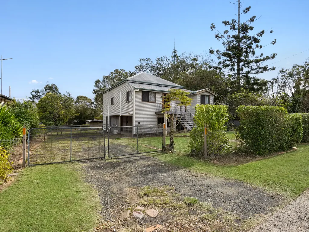 One Mile 3 Bedroom Character home on a huge 2024 sqm allotment