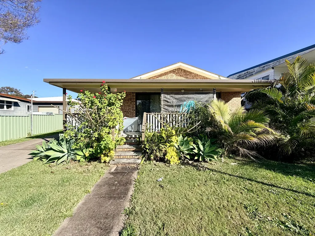 Family Home Across from Lake Macquarie