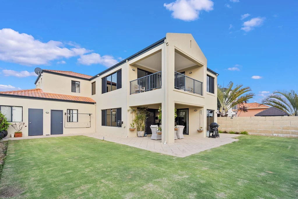 11 Seaview Place, Wannanup, WA 6210