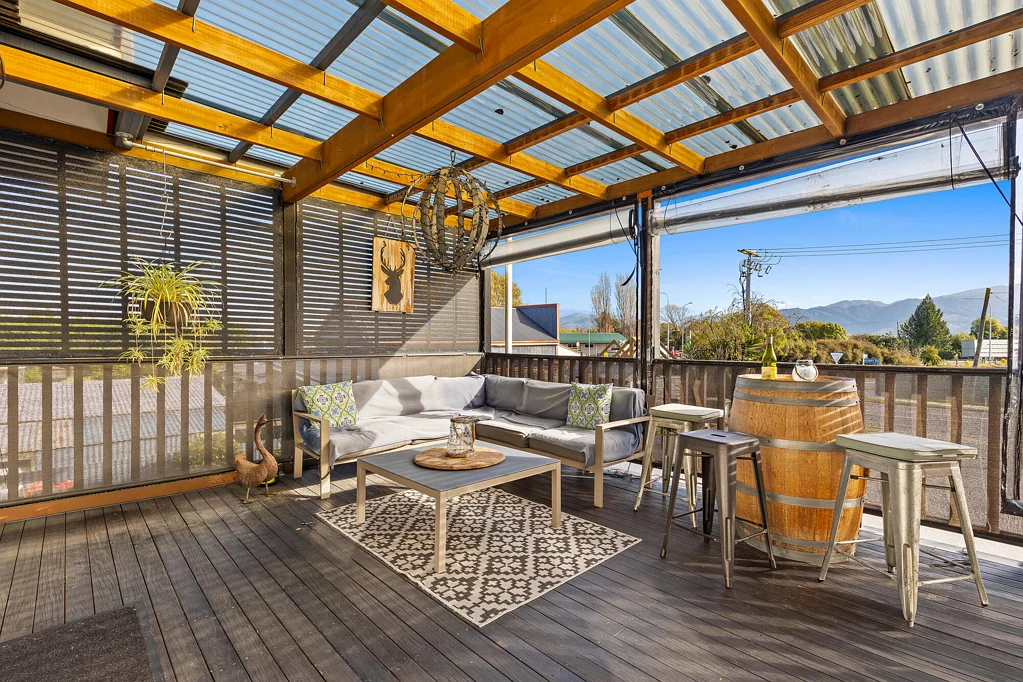 Spring Creek 4房  A Stunner To Explore - Options Galore
