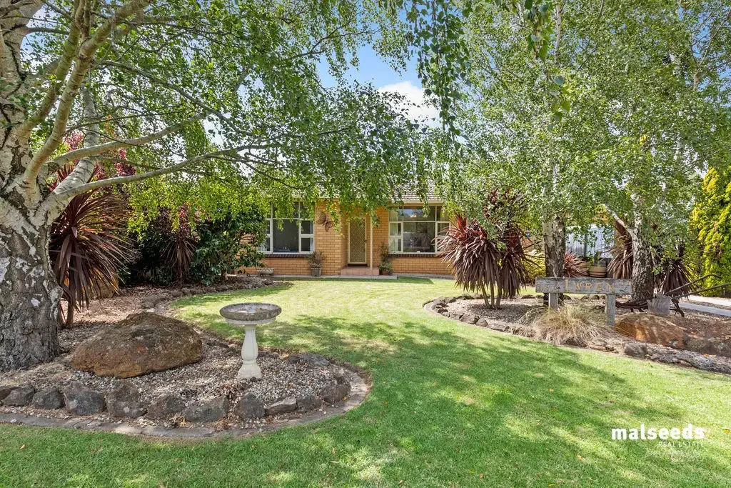 Lakes Area 3-Bedroom Home – Comfort & Convenience Combined!