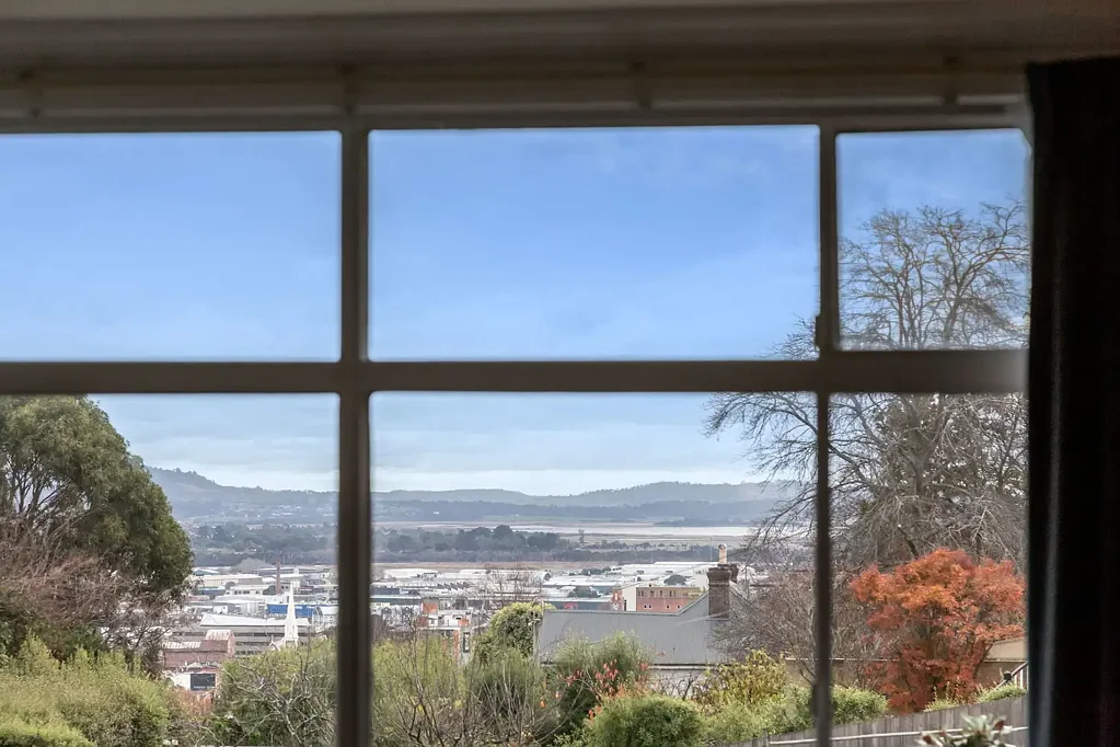 Launceston 3 Bedroom Charming city cottage one of Launceston's most tightly held pockets