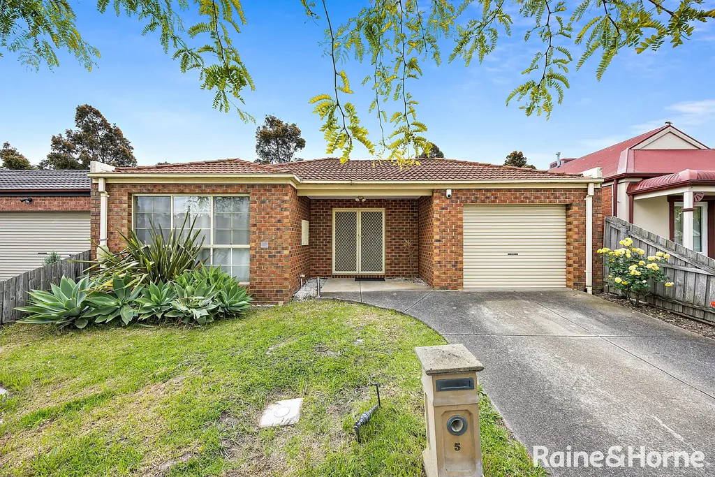 Roxburgh Park 3房 黄金地段 Roxburgh Park 375m²占地 主卧套间 按摩浴缸 开放式布局 双车库带通道 家门口学校公园 Call The Search Off