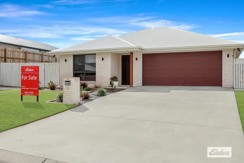 Hidden Valley 4Moenga Stylish Family Living with Shed, Space & Coastal Convenience